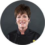 2014 Dessert Champ Laurie Figone Headshot (Circle) -- laurie_f.png